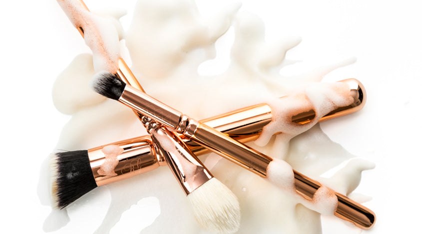 Why clean the makeup brush regularly?
